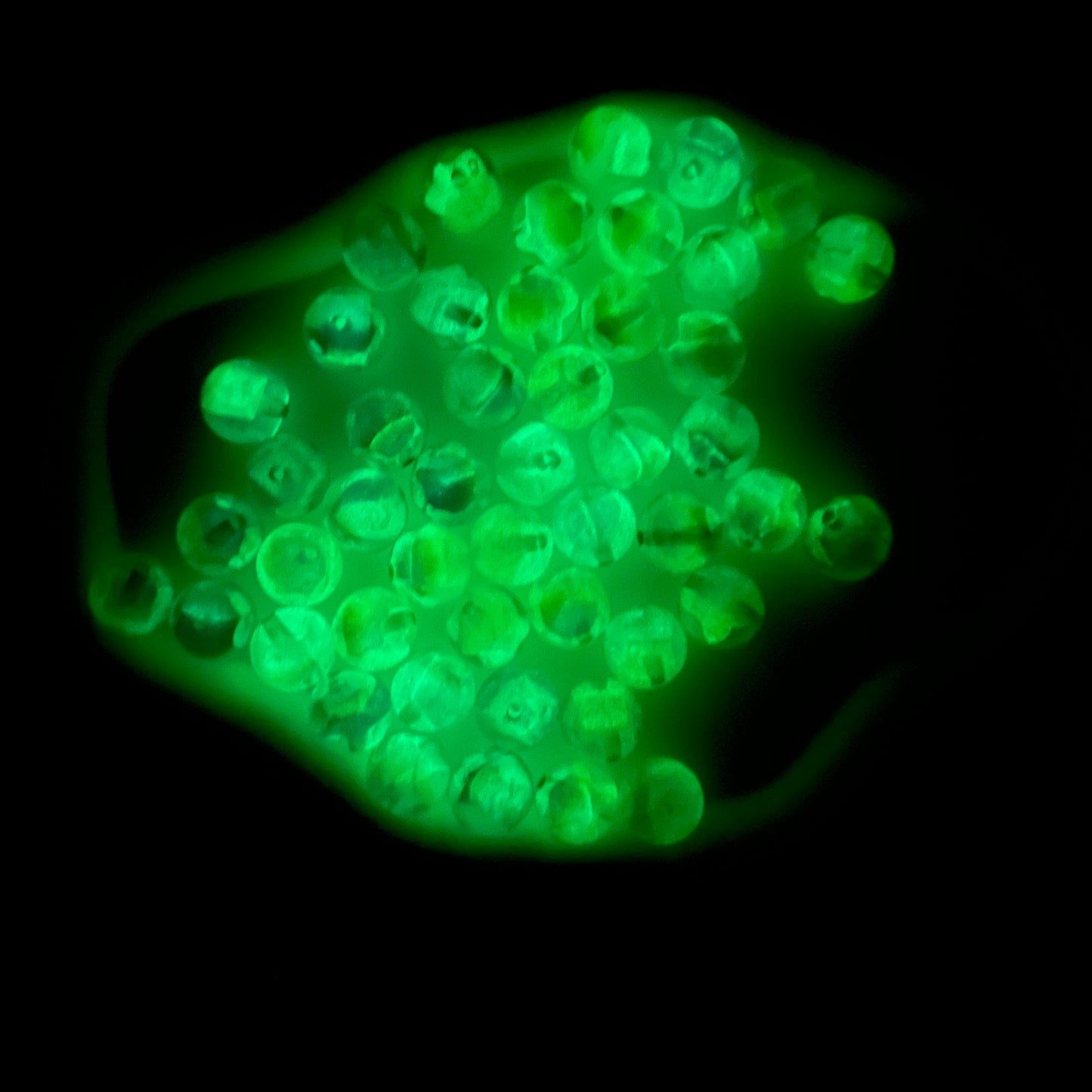 16mm Glow in The Dark Resin Beads with Sparkling Core - Straight Hole